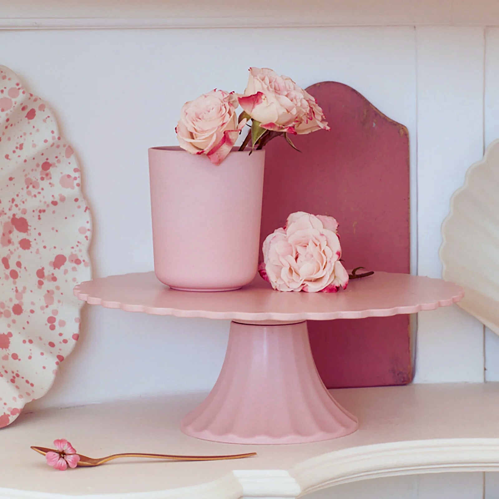 Pink Ruffle Cake Stand Pink Scalloped Bamboo Cake Stand (For Hire) – Birthday HQ